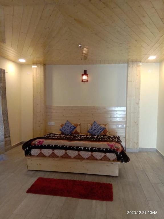 Nature view 5 double beds independent villa