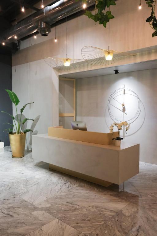 フロント・ロビー