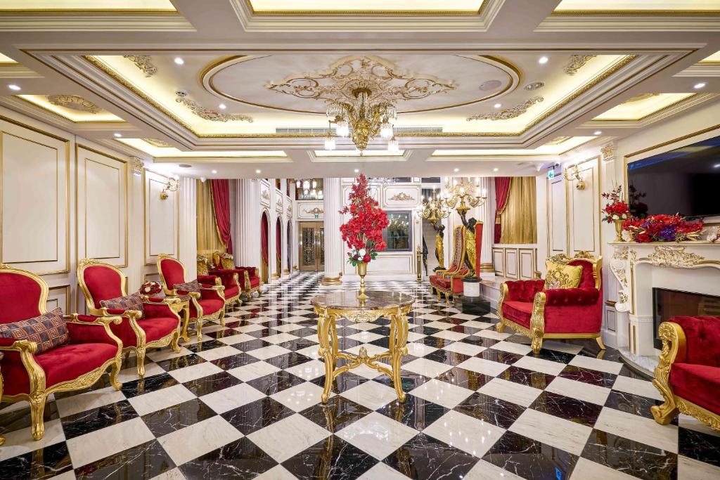 Sun Moon Lake Queen Castle Hotel