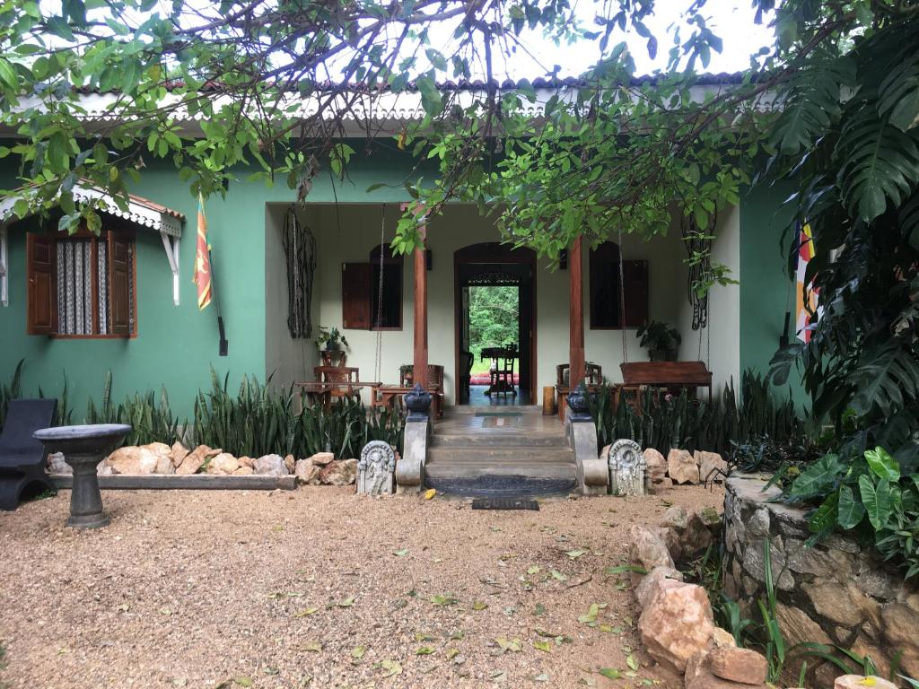 Owls Nest, Udawalawe