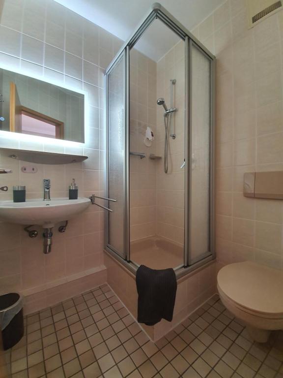 Reinhardshausle Pension & Wellness photo