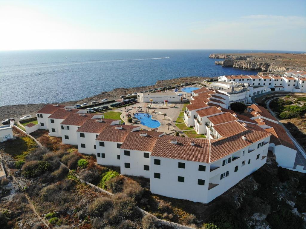 RVHotels Sea Club Menorca — Hotel building in Cala'n Blanes, Balearic Islands