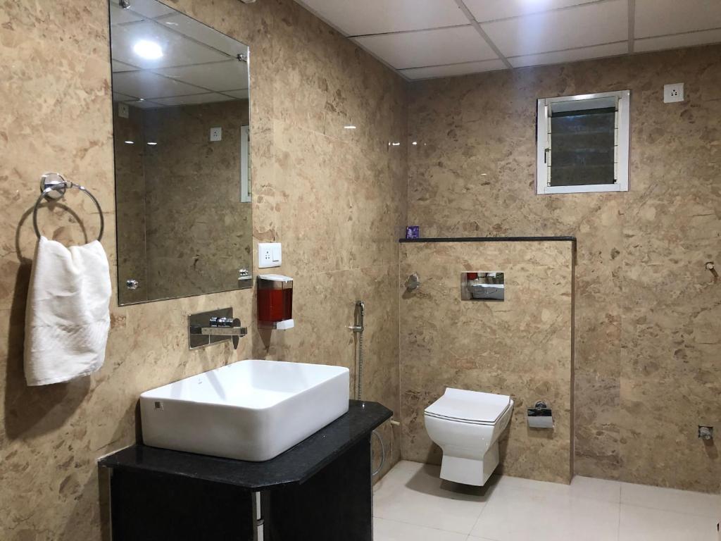Hotel M K Plaza photo