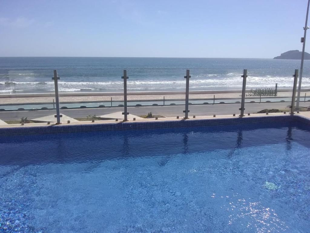 Departamento en malecon Portico Beach - 1