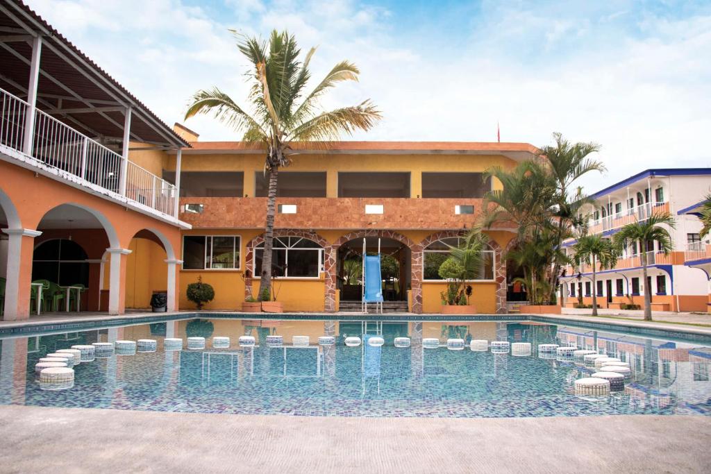 Hotel San Carlos Yautepec photo
