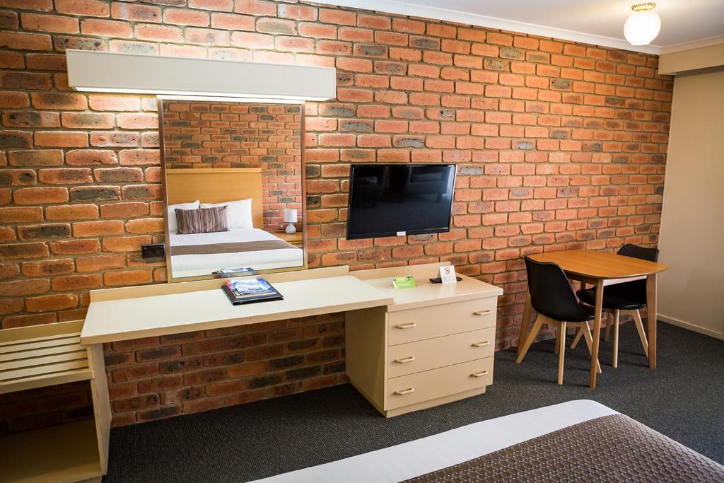 Australian Settlers Motor Inn photo
