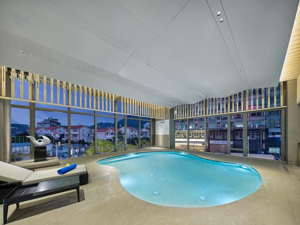 スイミングプール