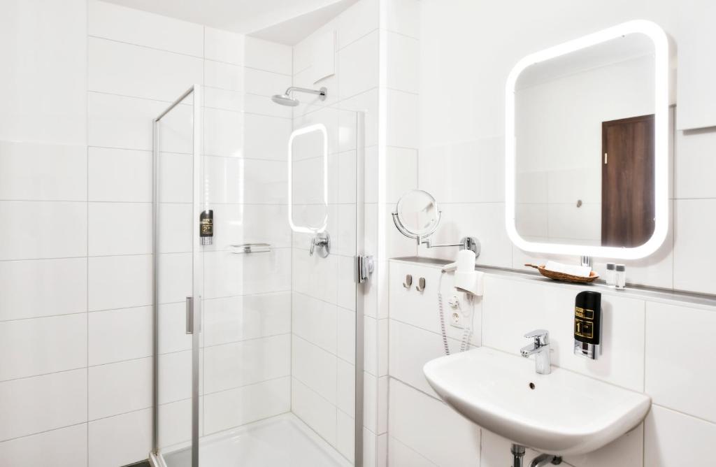 Four Stars by City Hotel photo