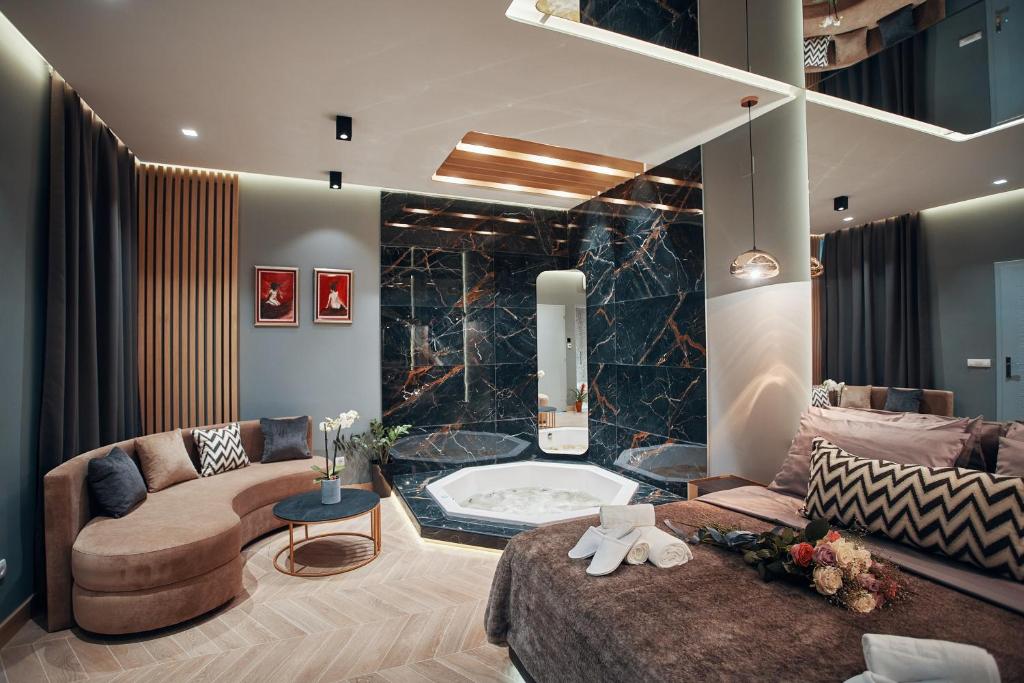 Monza Mirror Apartment, Kikinda