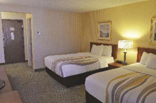 La Quinta Inn & Suites by Wyndham Stevens Point photo