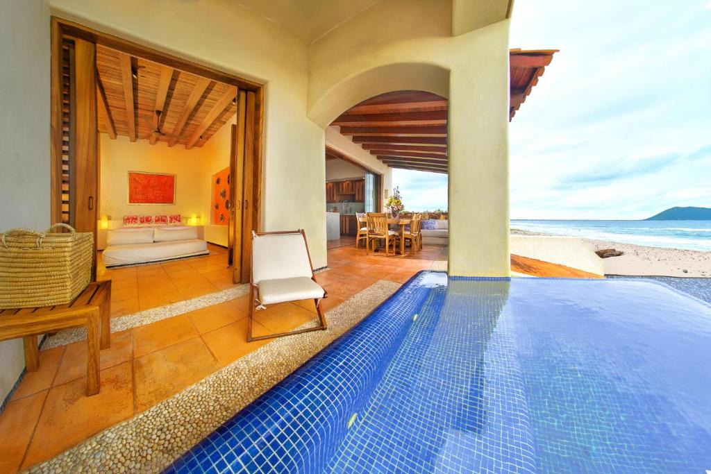 Luxury Penthouse can Alberca Privada en Las Palmas en Barra de Potosí,  México - opiniones, precios | Planet of Hotels