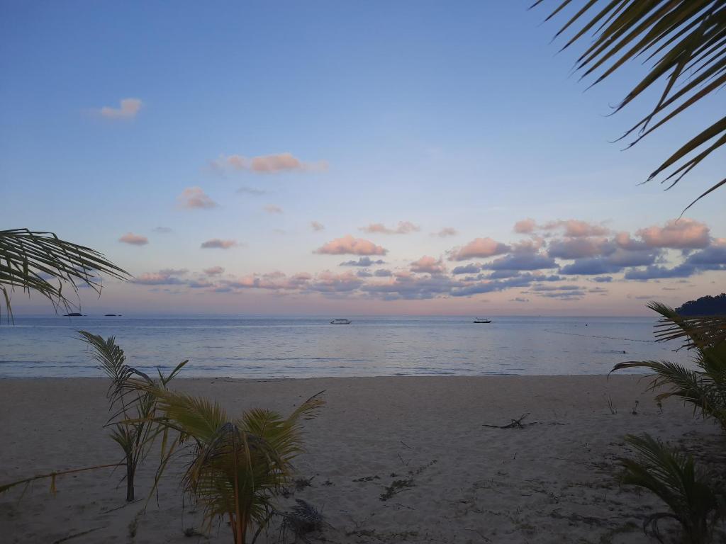 juara seaview chalet, kampung juara photo