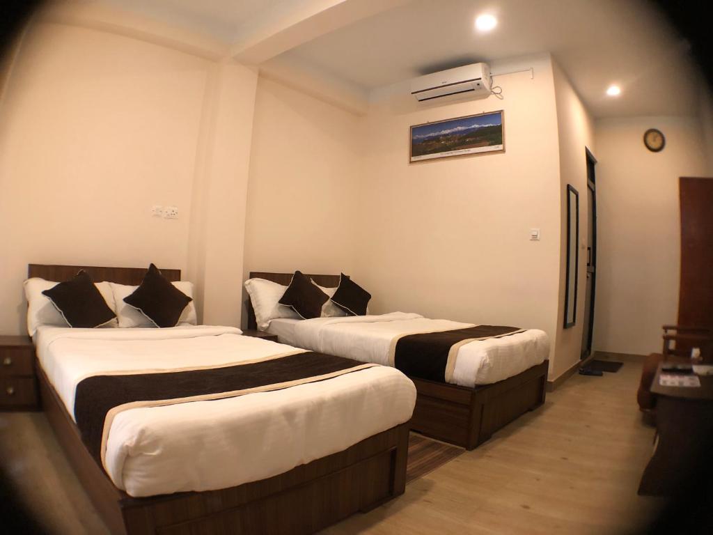 OYO 242 Hotel Satyam photo