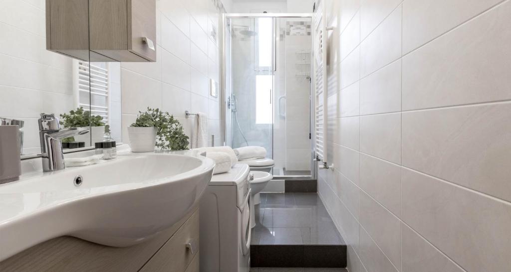 ALTIDO Elegant 1-BR Flat next to Milano Centrale photo