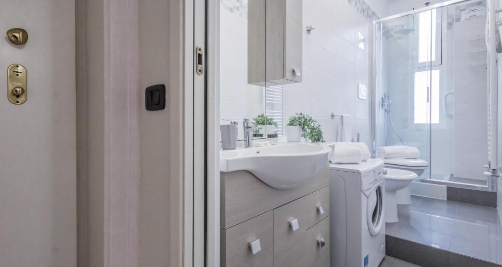 ALTIDO Elegant 1-BR Flat next to Milano Centrale photo