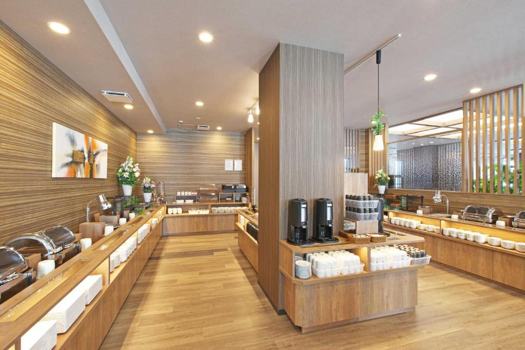 Restaurant, Hotel Route Inn Kusatsu Ritto-Ritto Inter Kokudo 1gou- in Kusatsu-shi