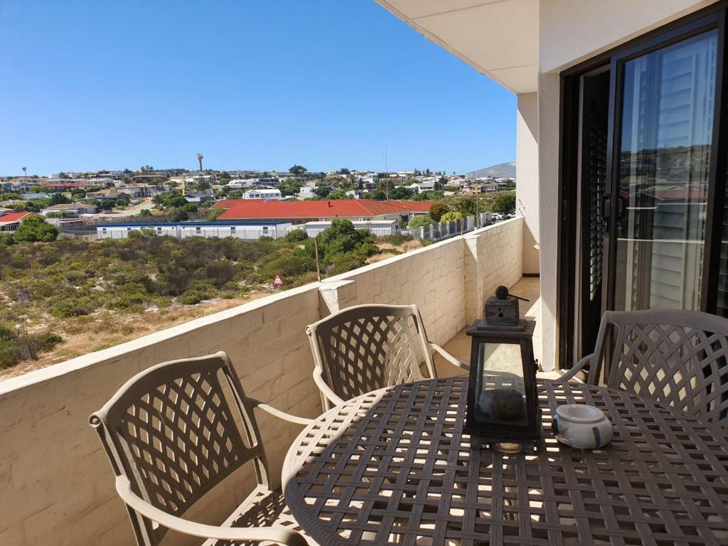 อัลบาทรอส เกสต์เฮาส์ (Albatross Guesthouse)