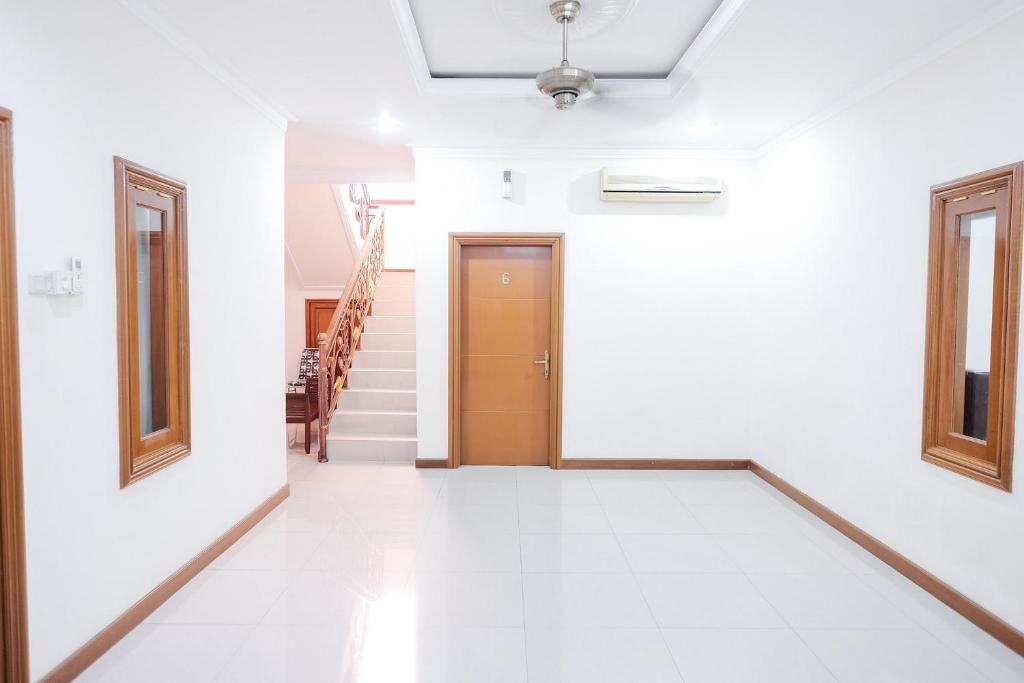 wisma delapan Mitra RedDoorz