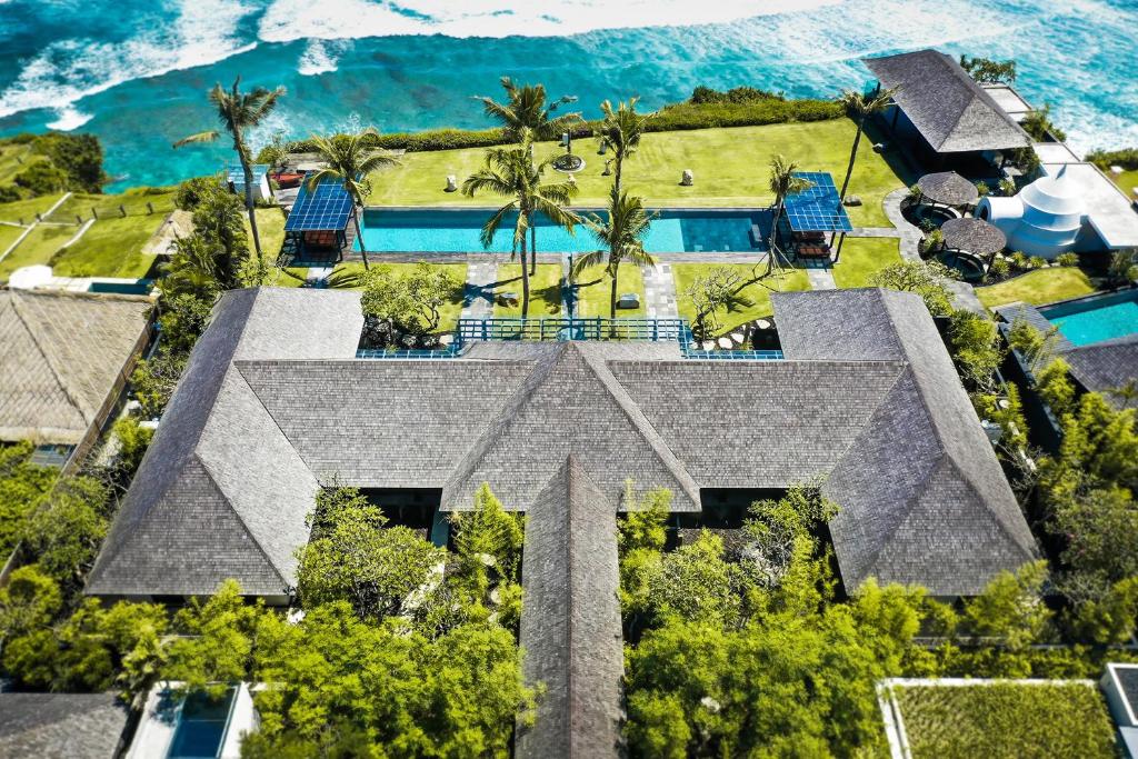 The Istana — Hotel in Bali