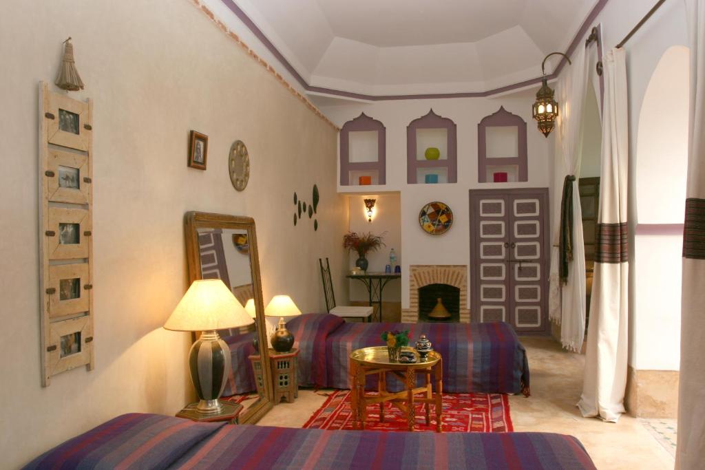 Riad Karmela photo