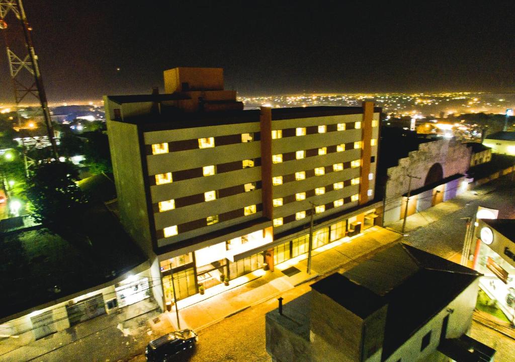 Megal Suites Hotel - 4