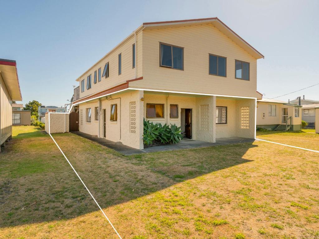 Cosy at Cooks - Cooks Beach Downstairs Unit, Cooks Beach