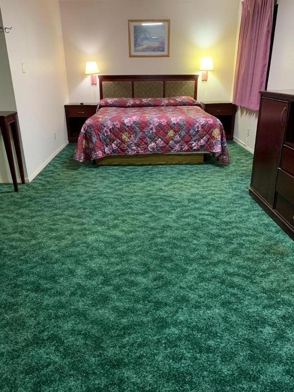 Travelers Inn Main image 1