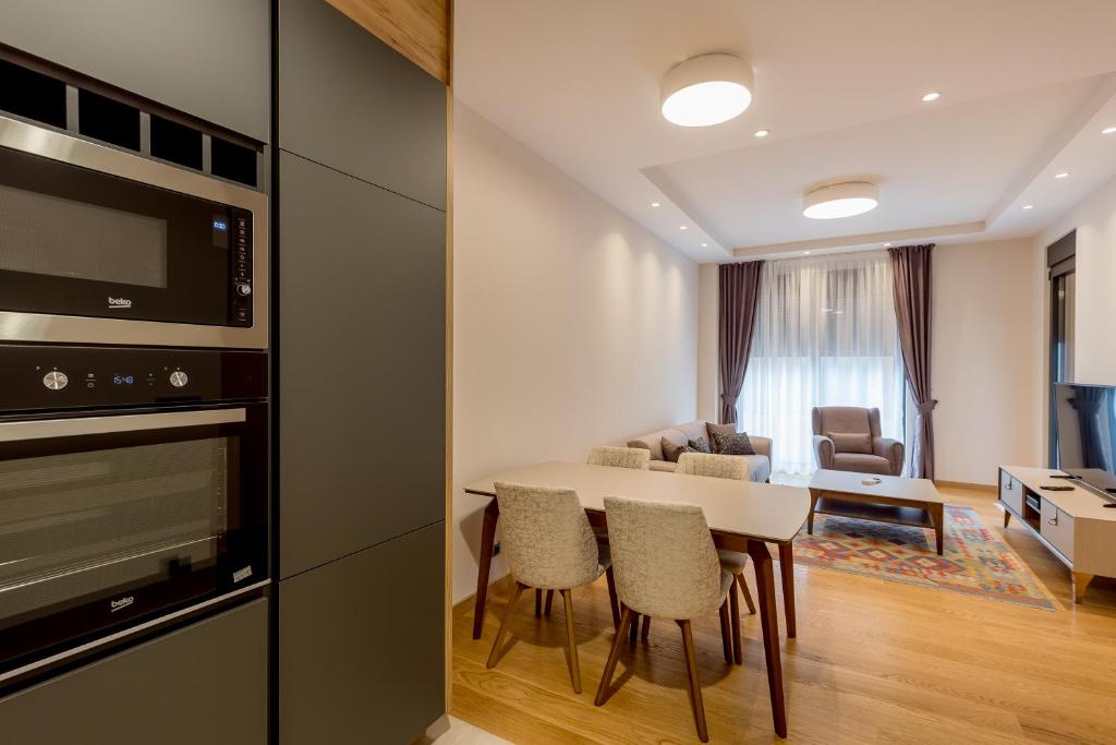 Athos Square Apartments 전경