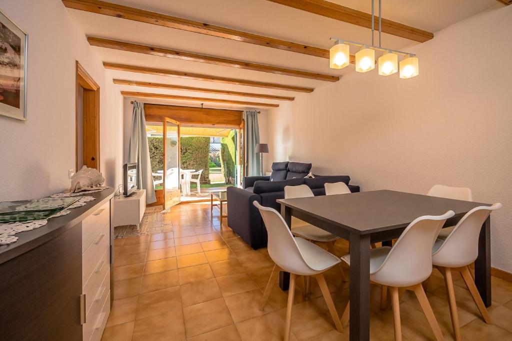 AA-1 CALELLA DE PALAFRUGELL 6PaX - 4