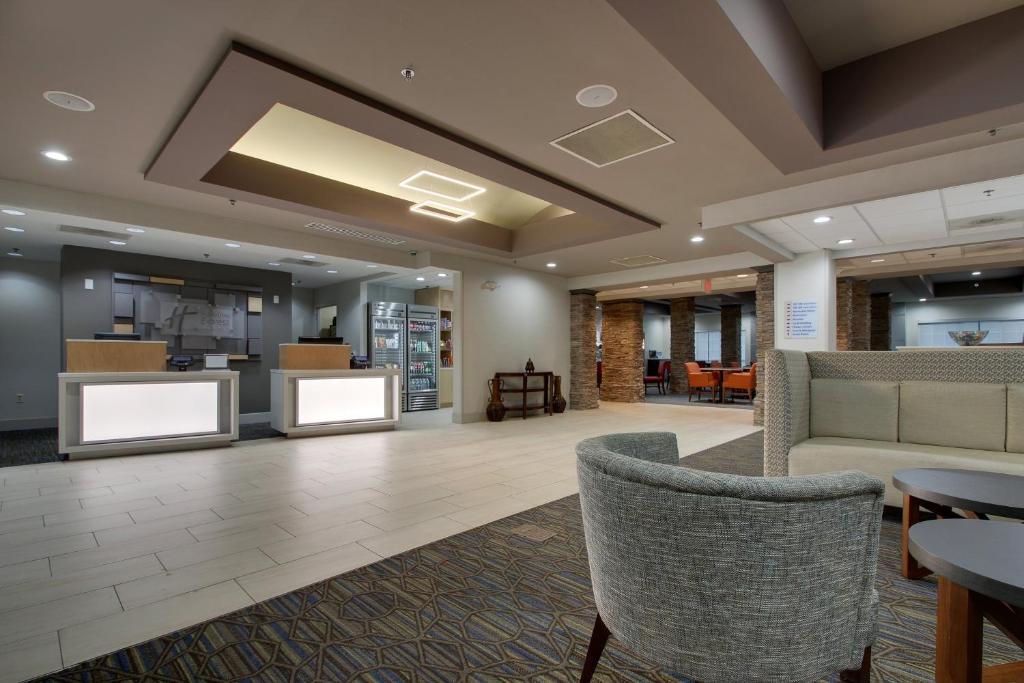 Holiday Inn Express Hotel & Suites Middleboro Raynham photo