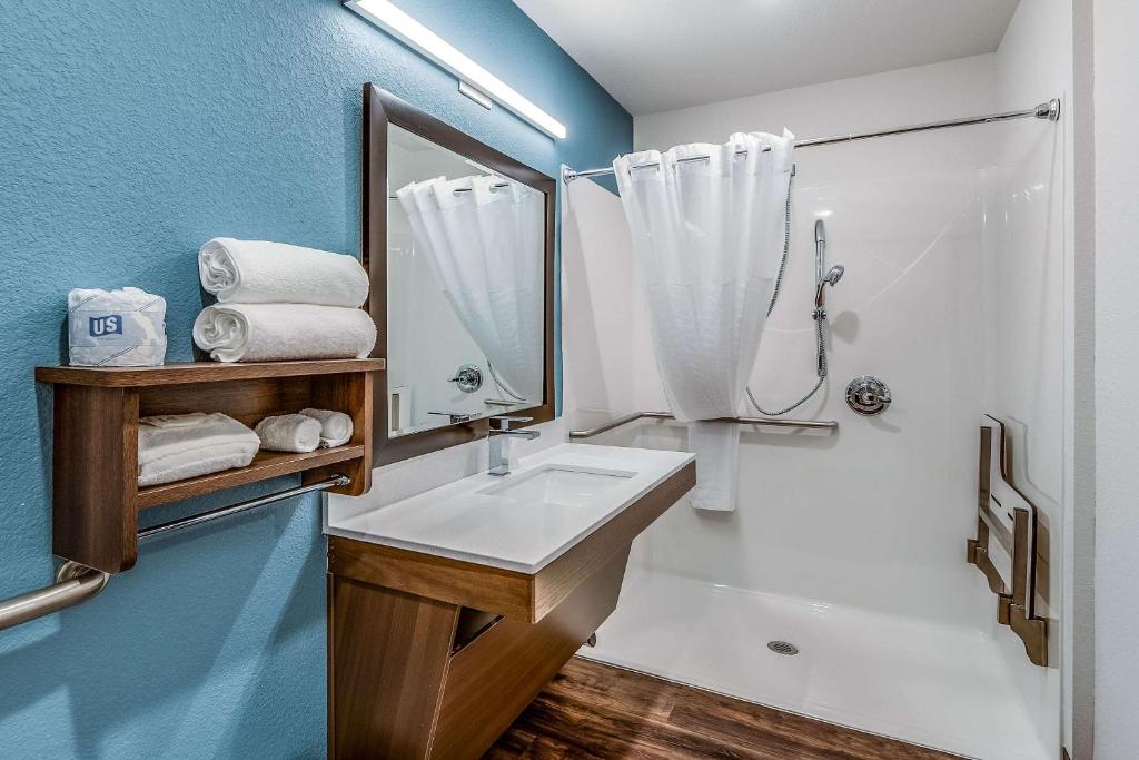 WoodSpring Suites West Des Moines photo