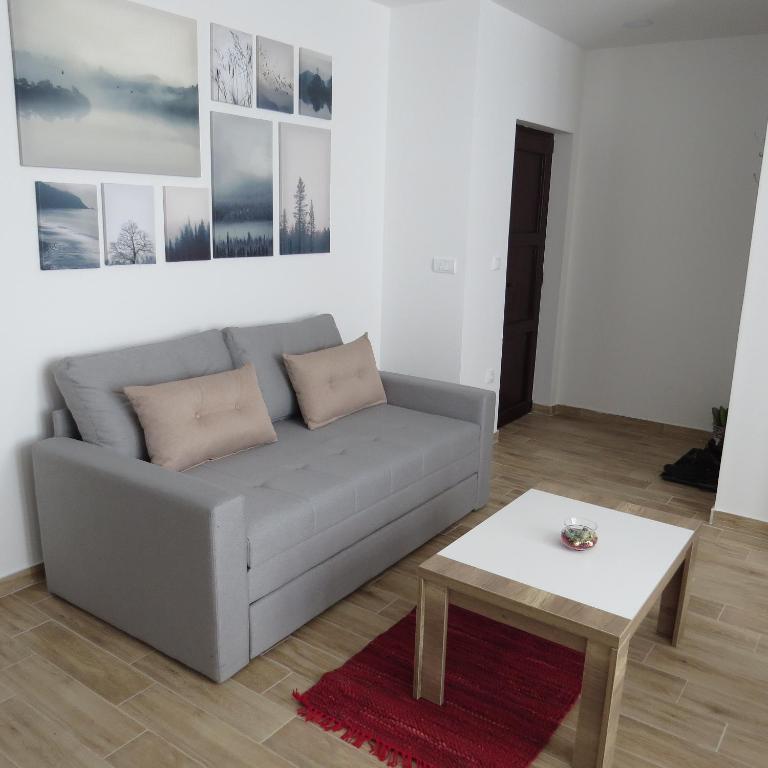 Dvori E11 Hilltop - 4