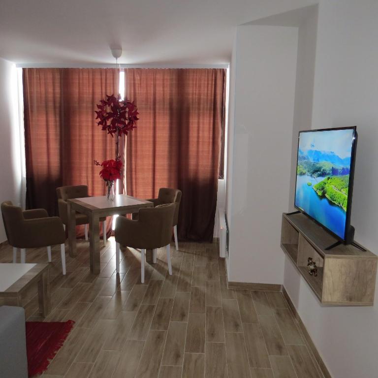 Dvori E11 Hilltop - 2