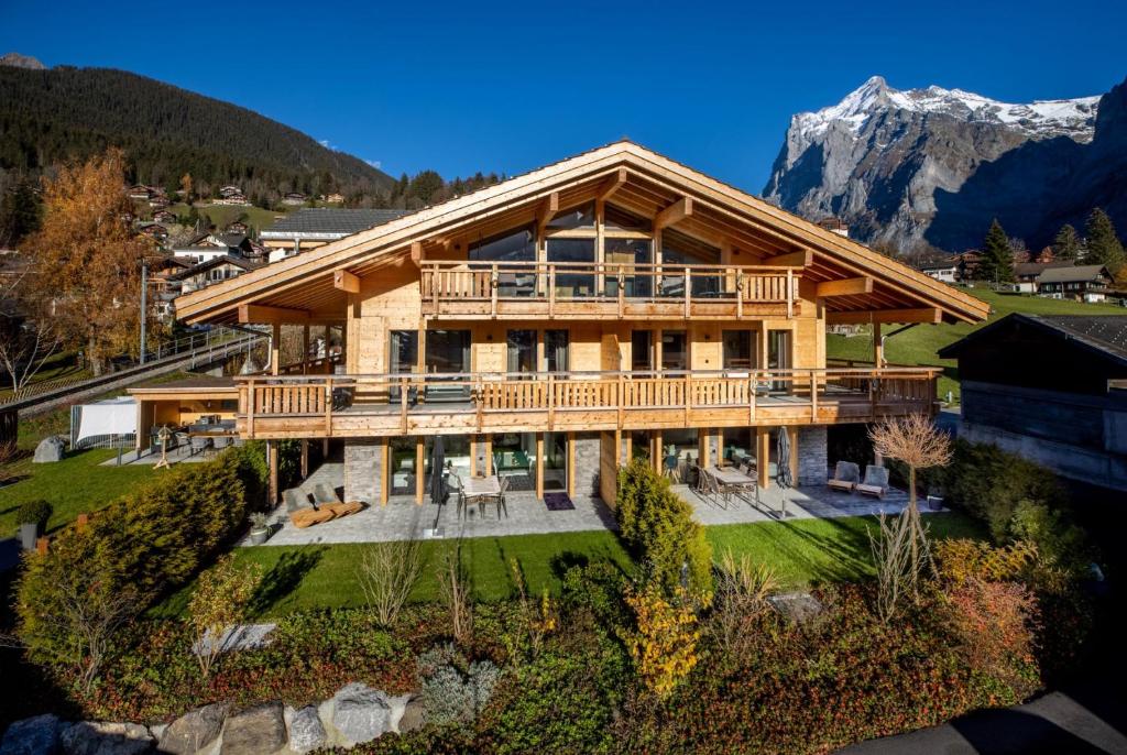 Chalet CARVE Apartments EIGER, MOENCH and JUNGFRAU, Grindelwald