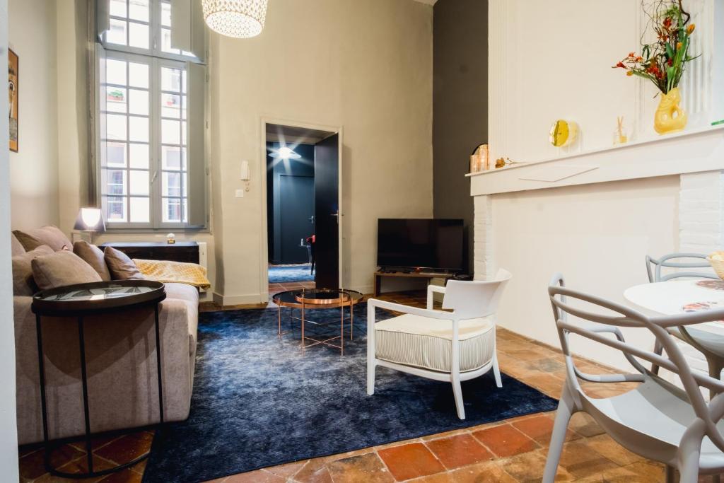 room five - parking, balnéothérapie, place nationale, un havre de paix - 4