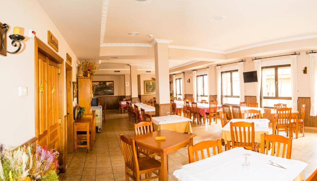 El Roble Hotel Restaurante photo