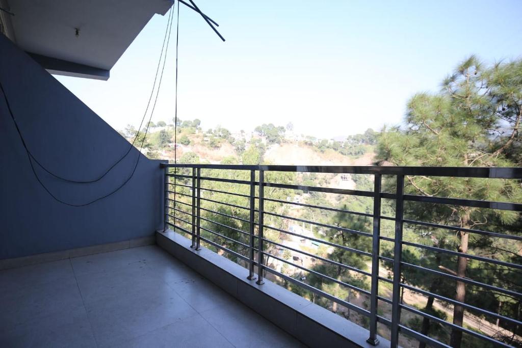 SKY HOME train view photo