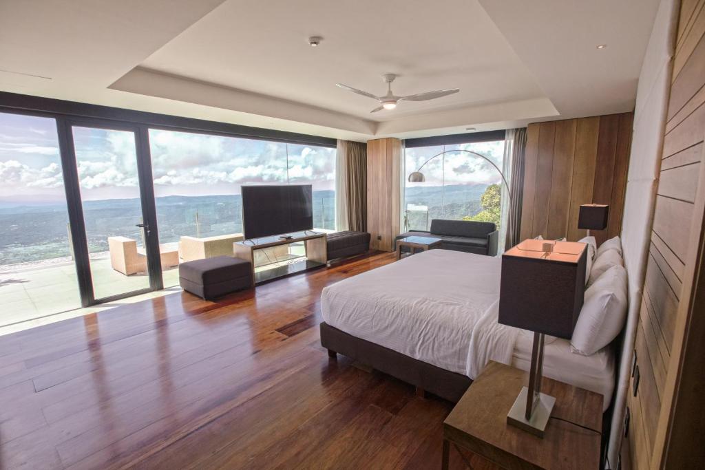 เอสกาลา ตาไกย์ไตย์ (Escala Tagaytay)