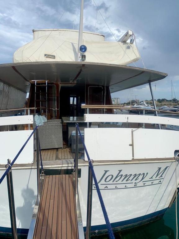 Johnny M Yacht photo