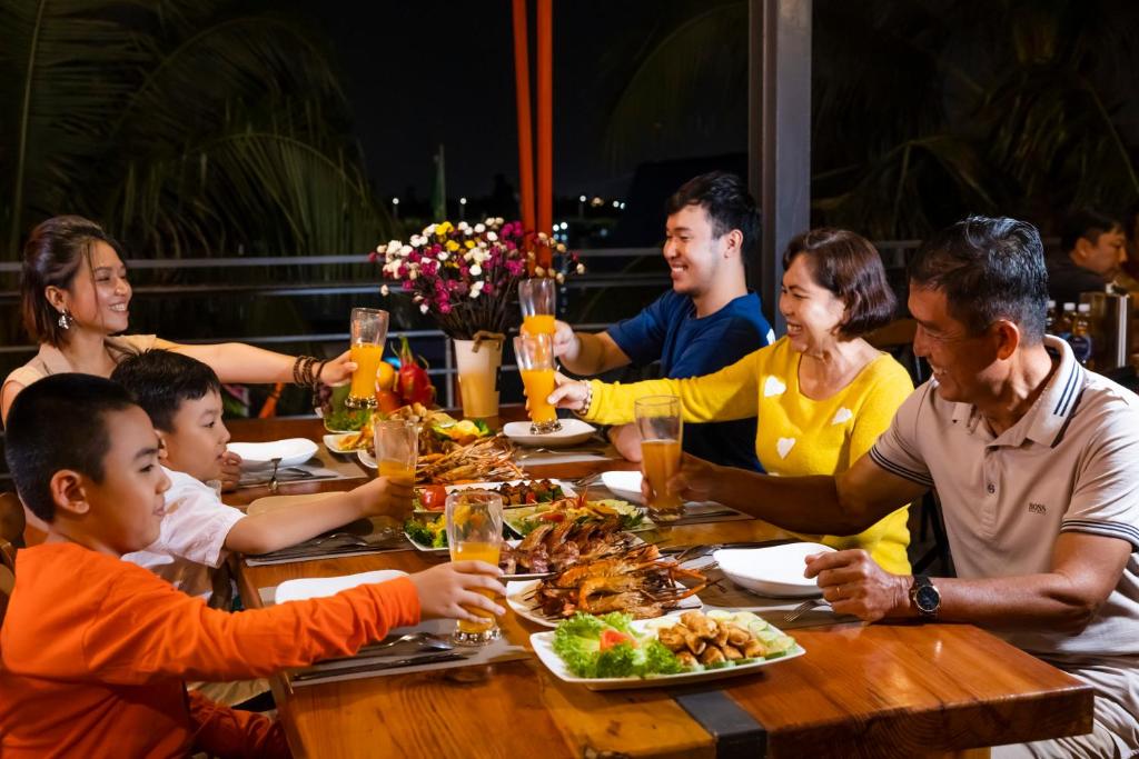 Cồn Phụng Resort