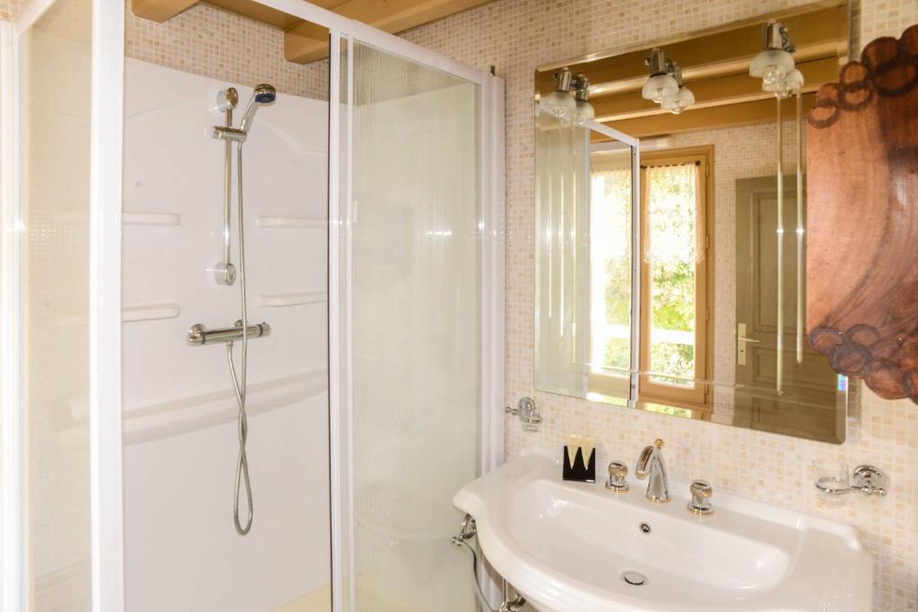 La Closerie de Fronsac Bed and Breakfast photo