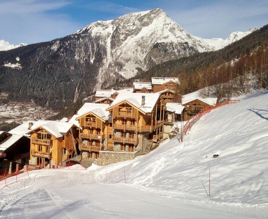 Black Diamond Sainte Foy Chalets - 1