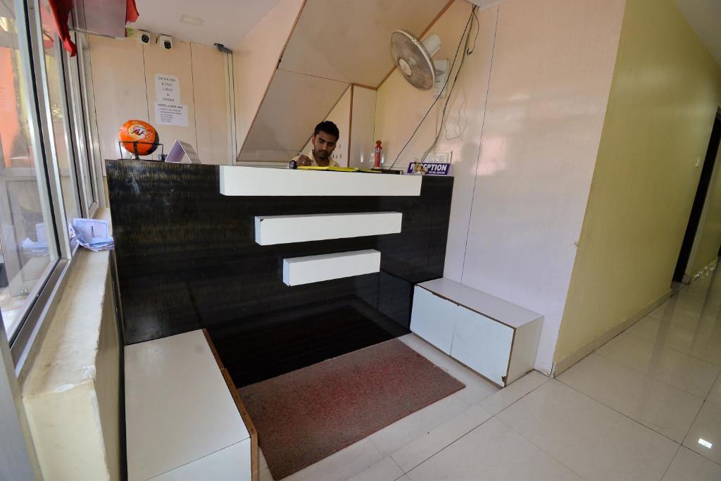 HOTEL CORAL INN -HCI photo