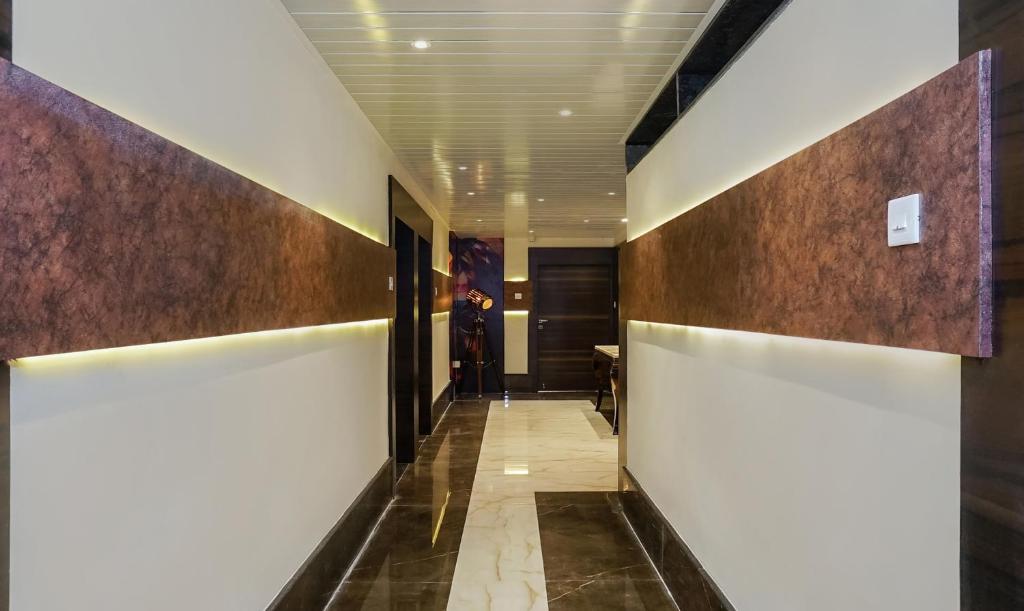 フロント・ロビー