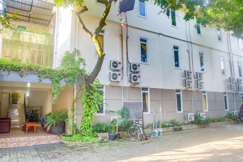 Urbanview Hotel Minongga Pondok Labu by RedDoorz