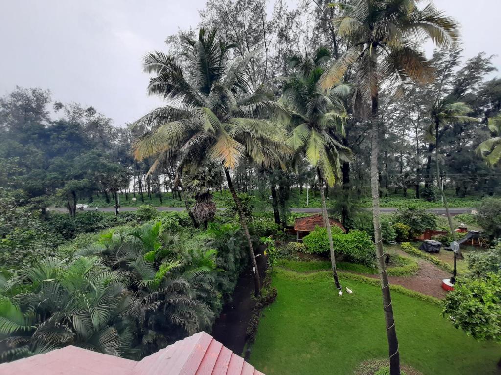 SEAWOODS BEACH HOTEL photo