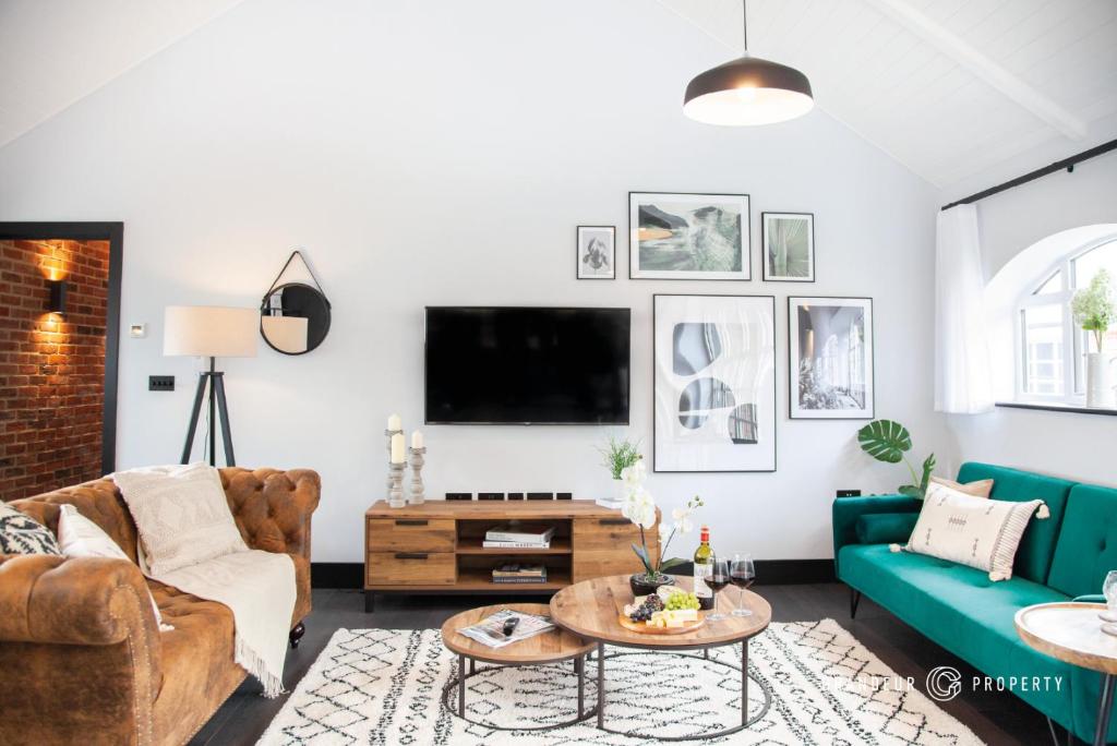 The Gatehouse by Grandeur Property, Poole