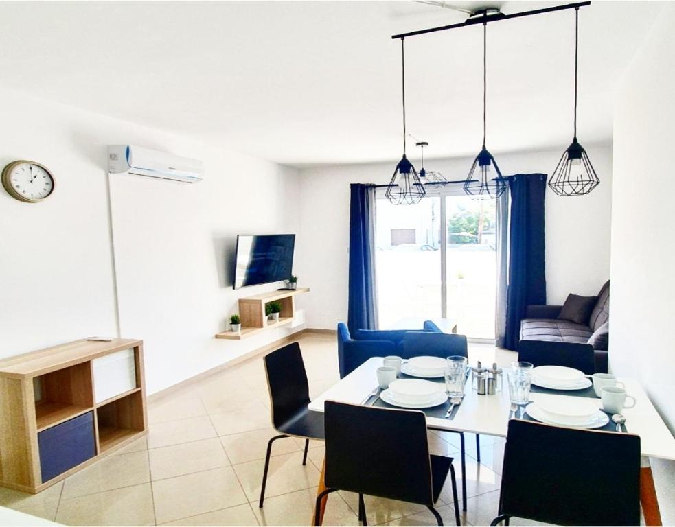 Secondhome102, Pafos