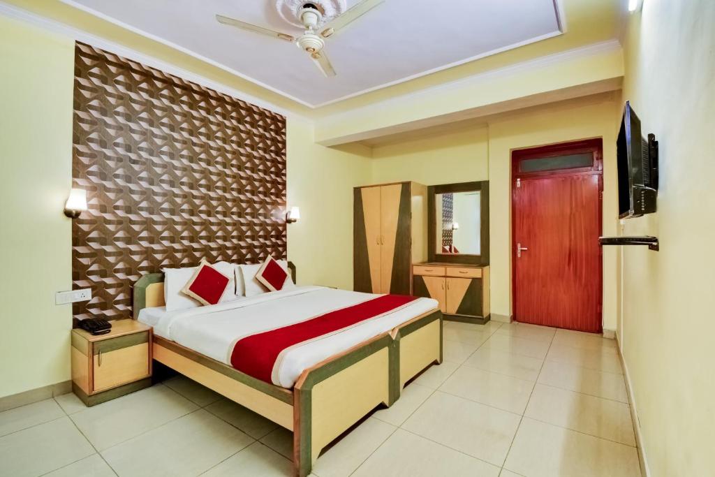 OYO 22110 Hotel Karni Palace