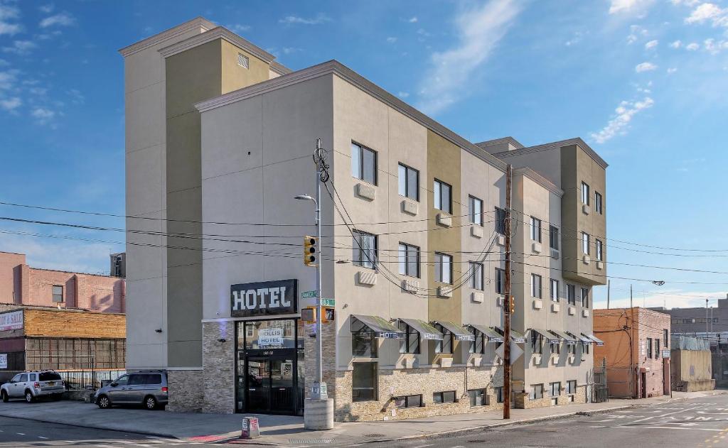 hotel near jfk july 4